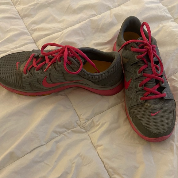 Pink and gray Nikes - Picture 3 of 4
